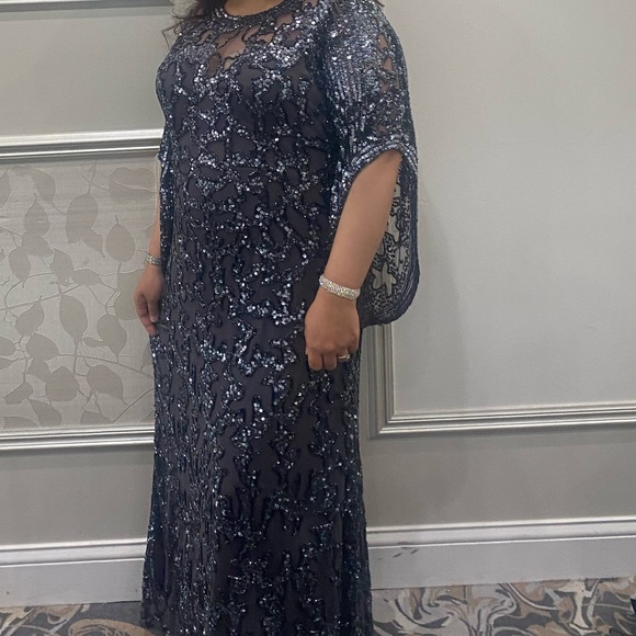 Gorgeous charcoal gray dress size 18 - Picture 4 of 5